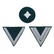 Privates' sleeve insignia chevrons on dark-green