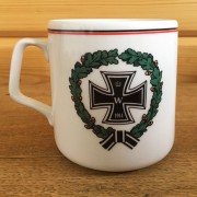 Gott Mit Uns mug with the cross in wreath 330 ml