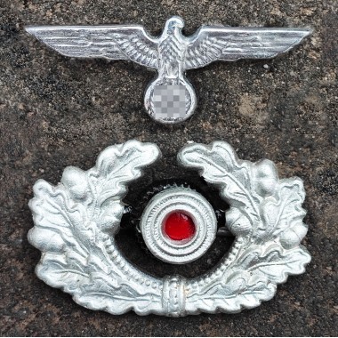 Metal eagle and cockade for WhH peaked-cap set