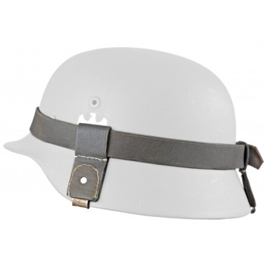 Strap for camouflage on helmet