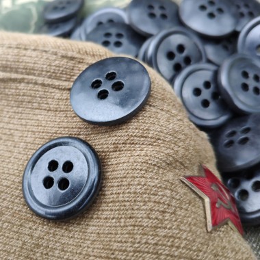 Button 23 mm 4 holes carbolite of Red Army USSR 